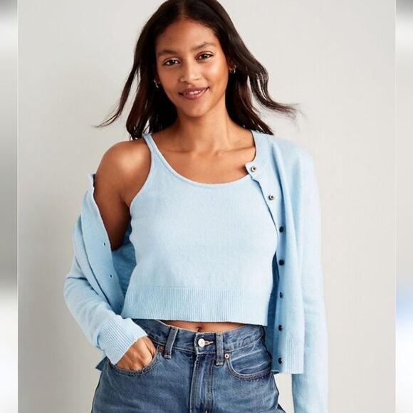 - NWT Supersoft Baby blue knit tank Top size M cropped nwt - Picture 8 of 9